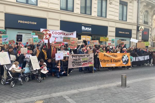 Les habitants de Béziers mobilisés ce samedi 14 janvier 2023 contre un projet immobilier.