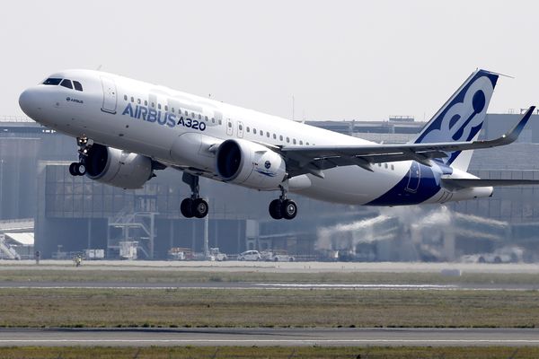 Avec 3,8 milliards d'euros de bénéfice net en 2023, Airbus voit ses chiffres baisser de 11% par rapport à 2022.