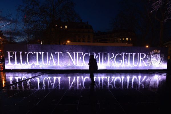 Fluctuat nec Mergitur, devise de Paris.