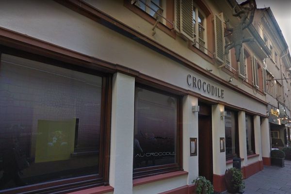 Le célèbre restaurant strasbourgeois, situé 10 rue de l'Outre, a ouvert ses portes en 1840. En 2018, il a été distingué meilleur restaurant gastronomique au monde par le site tripadvisor.