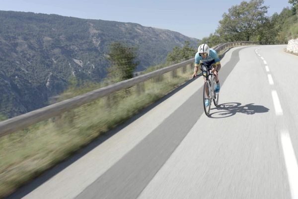 L'ironman Pierre Stieremans lors de ces 180 kilomètres dans l'arrière-pays niçois.