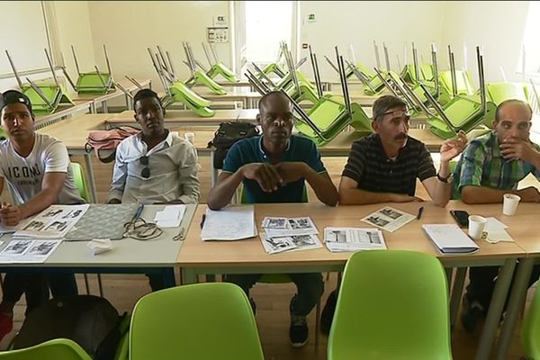 Photo prise lors de la première session de formation au français pour les réfugiés à Guéret