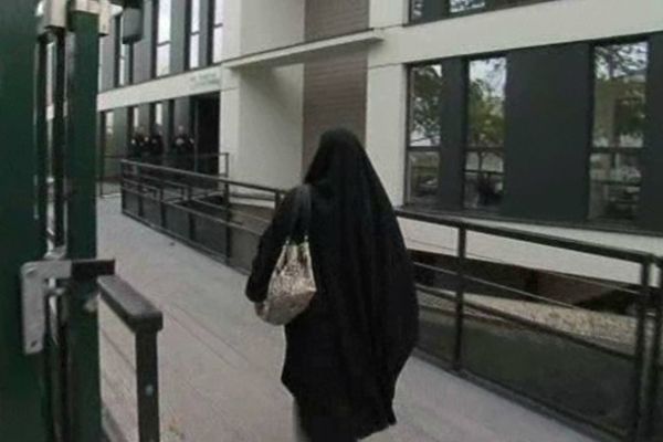 La femme au niqab condamnée le 14 septembre.