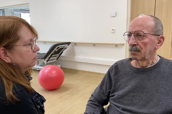 Dans l'Aude, Hélène Cabirol cherche en vain une solution pour son père, ancien résident de l'Ehpad des Oliviers qui a brutalement fermé ses portes à Carcassonne.