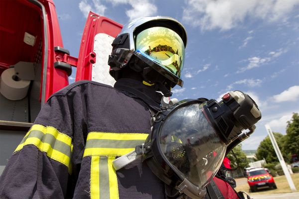 Les sapeurs-pompiers des Pyrénées-Orientales sont en alerte, alors que le risque incendie dans le département est élevé à cause d'un fort vent et de sols très secs. - Photo d'illustration.