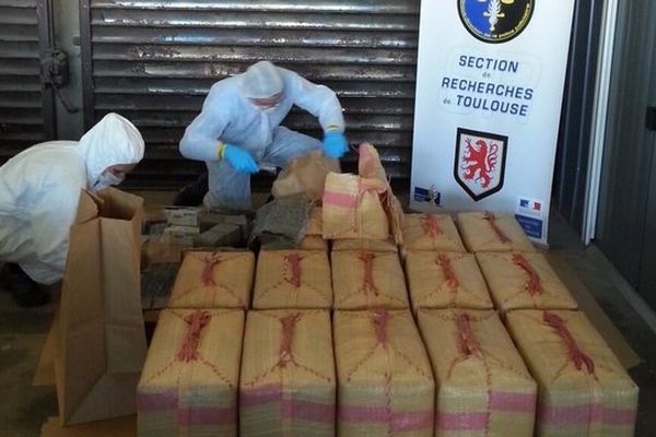 450 kilos de cannabis et 4 kilos d'héroïne saisis par la gendarmerie entre Toulouse et l'Espagne.