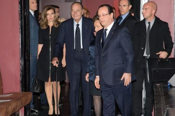 Cérémonie de remise du prix de la Fondation Chirac pour la prévention des conflits; Jacques Chirac et Francois Hollande Paris, France, 21 novembre 2013