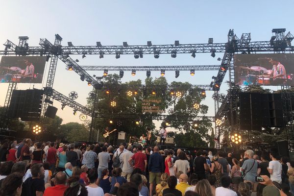 Malgré l’annulation du festival, Marseille Jazz des cinq continents donne rendez-vous à son public dans plusieurs lieux mythiques de Marseille pendant tout l’été. Ici l’édition 2019.