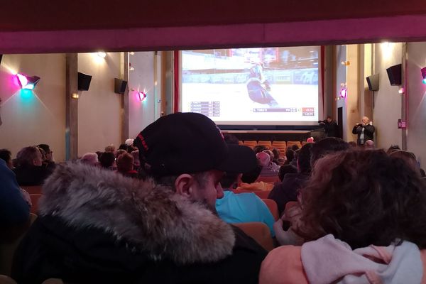 Une cinquantaine de supporters a assisté à la chute de l'enfant du pays, Rémy Falgoux, lors de ses débuts en Coupe du monde de ski alpin.