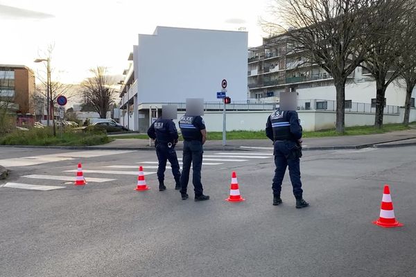 Les forces de l'ordre étaient présentes suite à la fusillade aux Grésilles de Dijon le 20 mars 2024