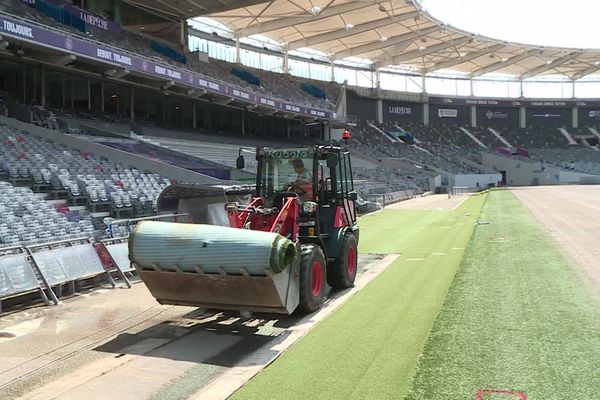 La pelouse du stadium va encore être changée fin juillet avant le retour du TFC et la coupe du monde de rugby