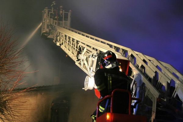 La grande échelle des pompiers du Sdis 7 (photo d'illustration)