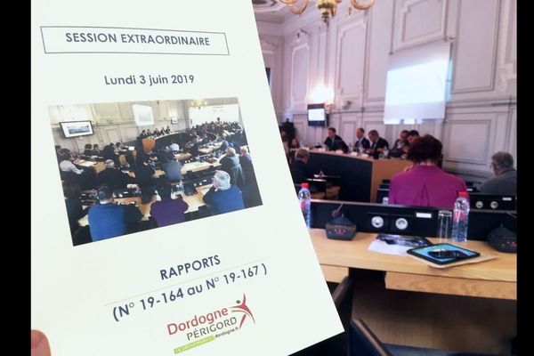 Session extraordinaire du Conseil Départemental de Dordogne aujourd'hui, Beynac à nouveau au centre de toutes les attentions