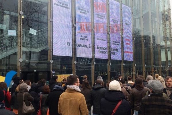 Mobilisation devant les locaux du CRIJ à Rennes