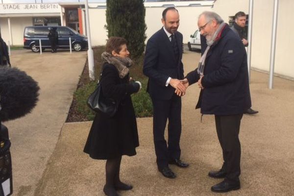 Edouard Philippe arrive à la mairie de Saint-Aignan de Grandlieu le 13 janvier 2018