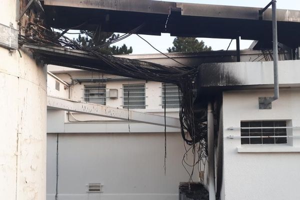 Une partie de l'antenne relais de Bourg-St Andéol endommagée par un incendie