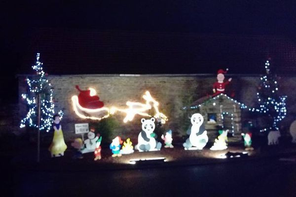 Ces décorations de Noël du village de Saint-Philibert, fabriquées par des bénévoles, ont été volées - décembre 2017