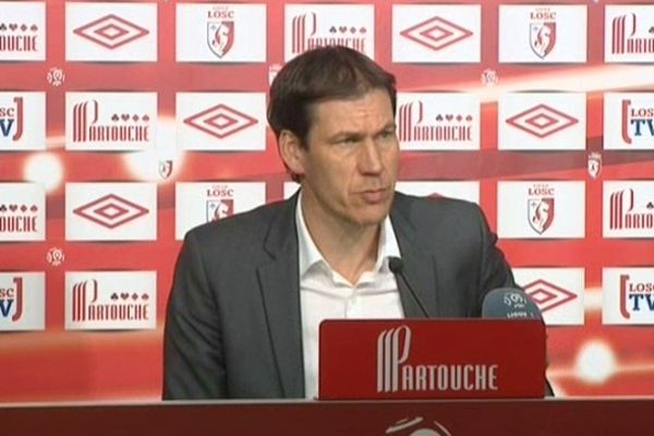 Rudi Garcia, sévère après ses joueurs qui menaient 3-0 et se sont faits remontés 3-3 par Sochaux. Il parle de "faute professionnelle" et prévient que certains de ses joueurs vont se souvenir de la semaine qui arrive.