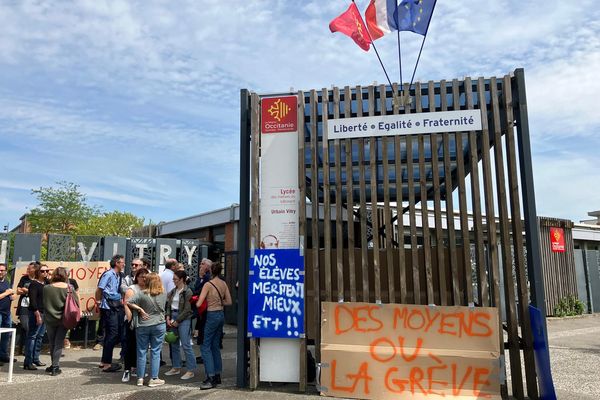 Le personnel éducatif du Lycée professionnel Urbain Vitry de Toulouse est en grève depuis ce matin.