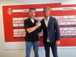 Le nouvel entraîneur du Stade de Reims (à gauche) a donné sa première conférence de presse ce mardi 25 juin en compagnie du directeur général du club.