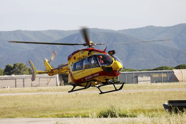 L'hélicoptère de la sécurité civile Dragon 83 a procédé à l'hélitreuillage de deux personnes ce mercredi 31 juillet, dans le canyon de la Siagnole.