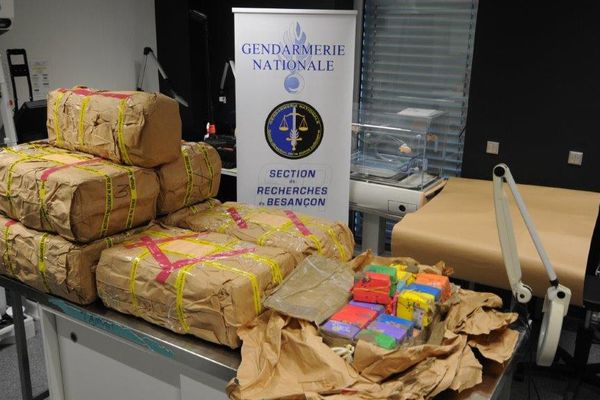 Les gendarmes ont retrouvé dans le camion espagnol 299 kilos de résine de cannabis