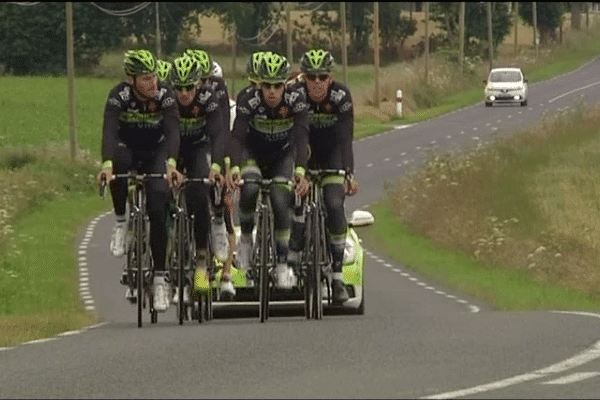 Les coureurs de Fortunéo-Vital Concept à l'entraînement avant le Tour de France