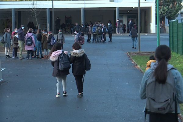 Le collège Sophie Germain, dans le quartier de Cronenbourg à Strasbourg, est classé en zone d'éducation prioritaire.