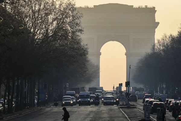 À l’occasion de la 35ème édition des Journées Européennes du Patrimoine, France 3 Paris Ile-de-France présente ses éditions régionales depuis l'Arc de Triomphe.