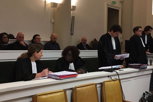 u deuxième jour du procès de 2 hommes accusés d'avoir sauvagement tué 3 personnes âgées à Montluçon, la cour d'assises de l’Allier, mardi 19 novembre, a entendu la souffrance extrême des enfants des victimes.