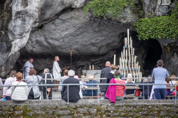 Après la crise Covid, les pèlerins reviennent progressivement à Lourdes.