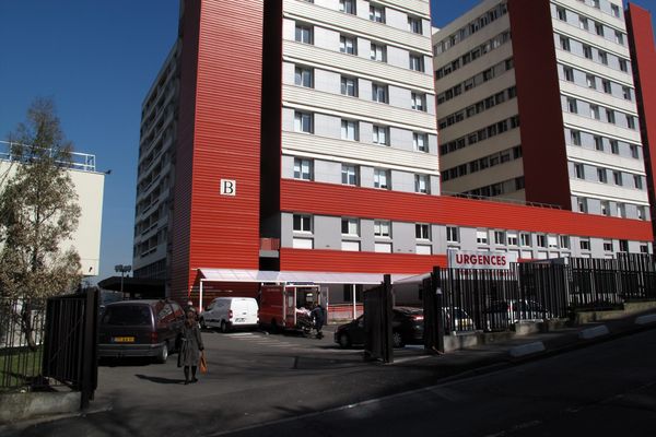 L'hopital de Longjumeau où a été mercredi la patiente de 20 ans.