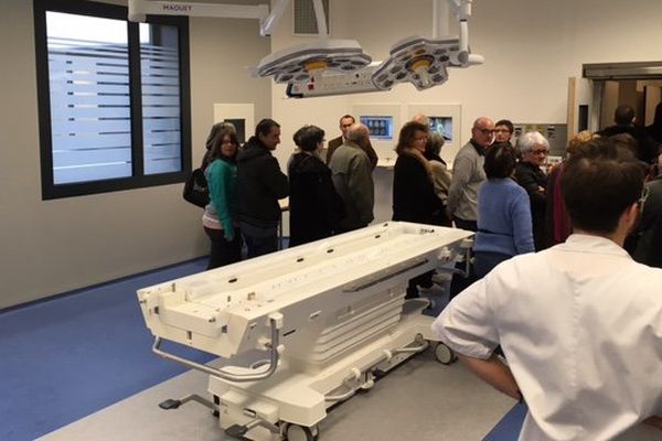 Grosse affluence ce samedi au Portes Ouvertes du nouveau centre cardio-vasculaire du CHU de Poitiers.