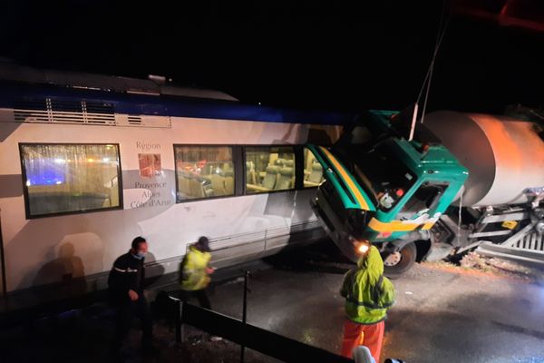 La Bâtie-Neuve (Hautes-Alpes) : un accident impliquant un camion et un train s'est produit vendredi 28 août.