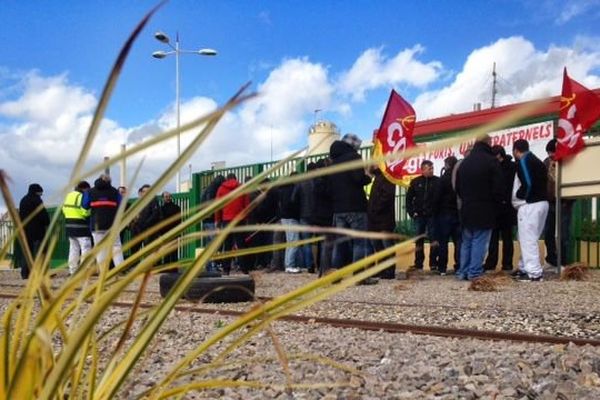 A l'annonce des mauvais chiffres du groupe Areva, une partie du personnel du site narbonnais a débrayé pendant une heure - mars 2015