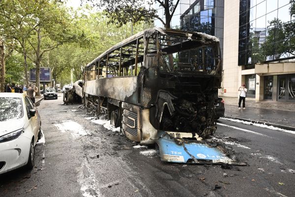 Les mesures de restriction de circulation des transports en commun reconduites à Lyon et à Saint-Etienne