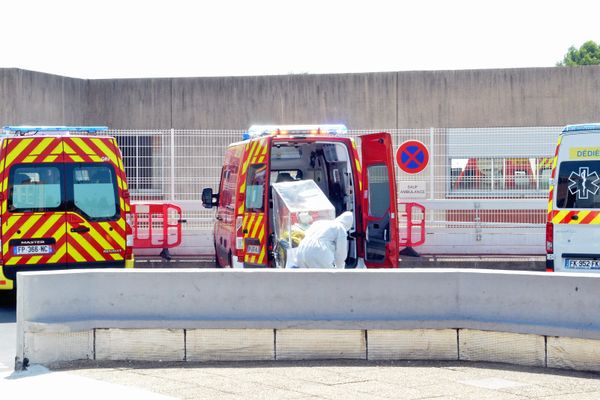 1.556 interventions Covid pour les pompiers de l'Hérault en 2020. Hôpital Lapeyronie. 08/2020.