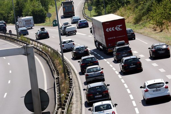 La circulation sur une autoroute française.