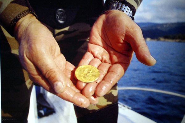 Une pièce retrouvée dans le golfe de Lava, en Corse.