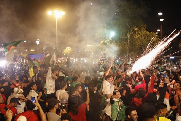 Des scènes de liesses ont eu lieu sur les Champs-Elysées après la qualification de l'Algérie en finale de la CAN.