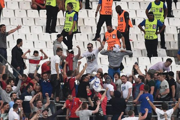 L'UEFA a d'ailleurs ouvert dimanche une procédure disciplinaire contre la fédération de Russie pour les incidents impliquant ses supporters au Vélodrome à la fin du match.