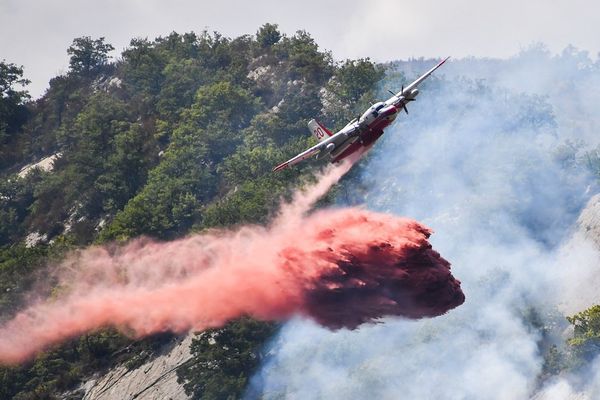 ILLUSTRATION d'un largage de retardant