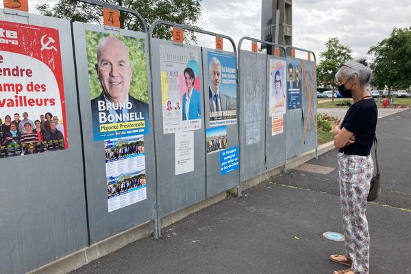 En Auvergne-Rhône-Alpes, les électeurs avaient à choisir entre 9 listes pour le premier tour des régionales.