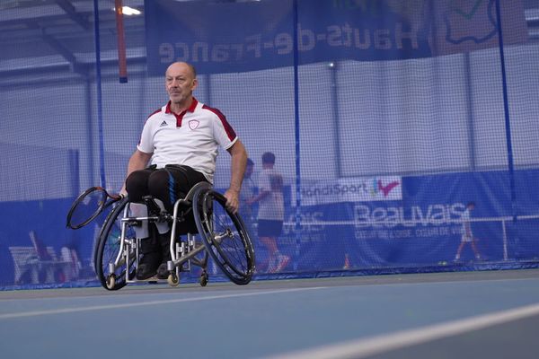 Denis Ménage est le seul de la section tennis fauteuil à participer aux compétitions.