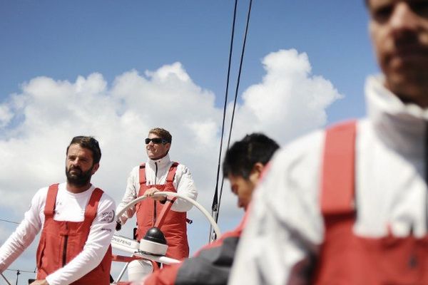 Juin 2014 : Charles Caudrelier s'entraîne à Lorient avant la Volvo Ocean Race et dont il domine actuellement la troisième étape à bord de Dongfeng