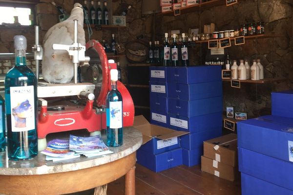 Le vin bleu Imajyne produit en Corse 