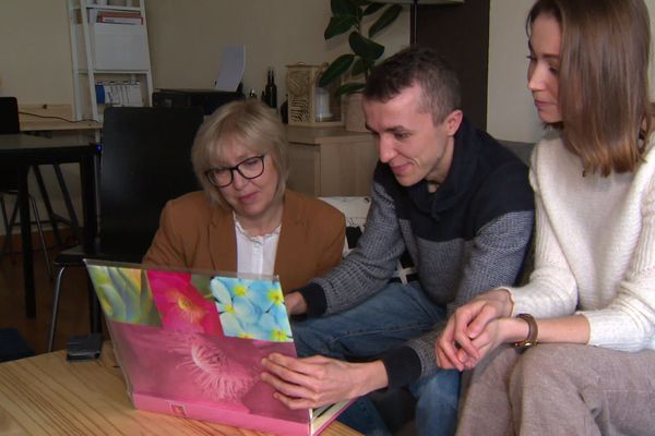 Depuis leur jeune âge, Marine et Yolan ont la maladie de Lyme. Ils sont en attente d'un traitement. 