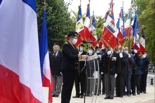 Régine Leduc, sous-préfète du Cher, a présidé ce vendredi 25 septembre 2020 à Bourges la cérémonie rendant hommage aux Harkis et autres membres des formations supplétives