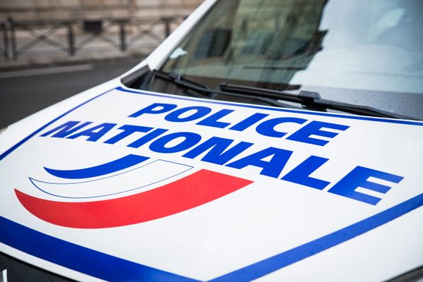 Un agent de la police nationale blessé par balles mercredi après midi dans une rue fréquenté d'Avignon