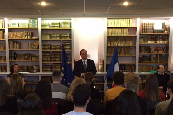 François Hollande à la rencontre des lycéens de Poincaré à Nancy